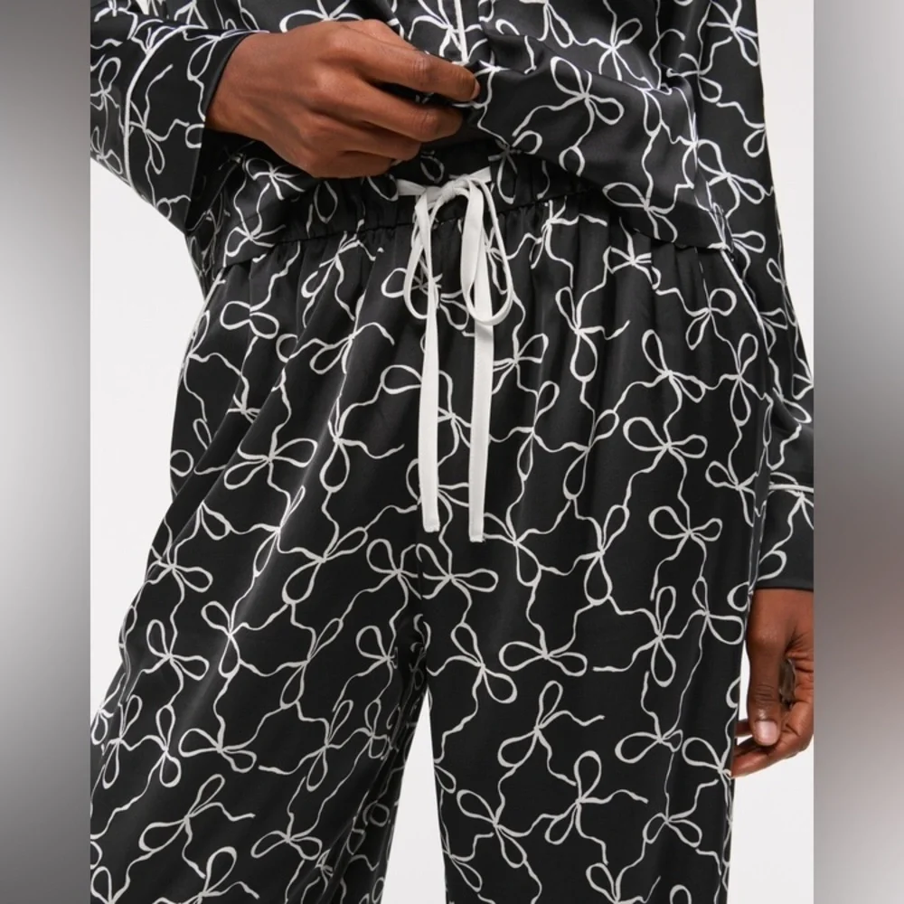 Abercrombie & Fitch Bow Satin Sleep Pants - Size XL